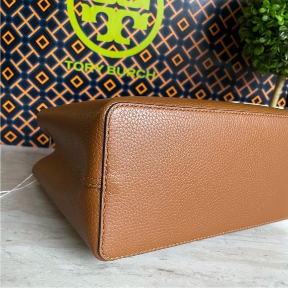 New, authentic Tory Burch blake small tote bag - Picture 8 of 14